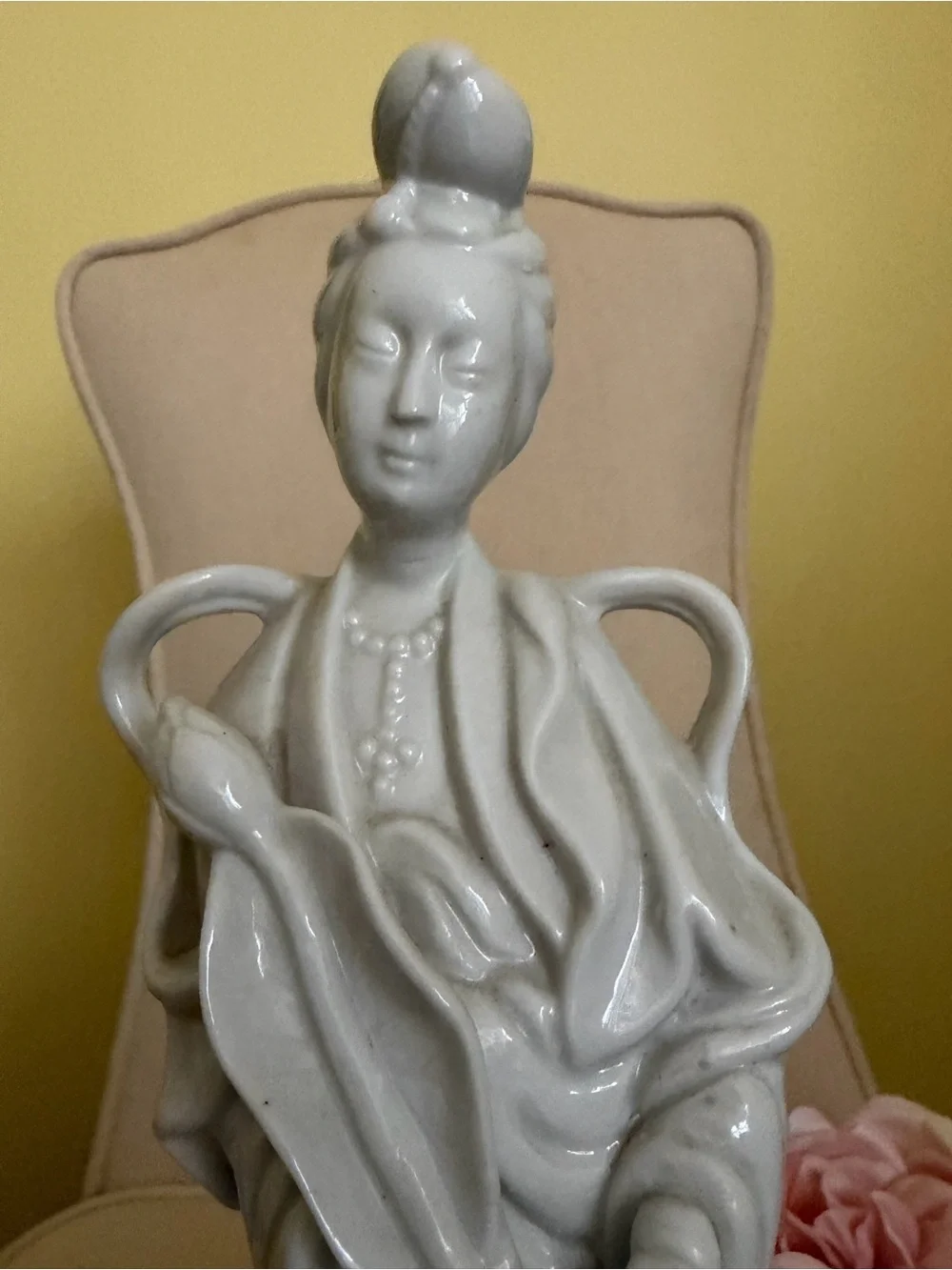 White porcelain Figurine Statue - Elegant Home Accent